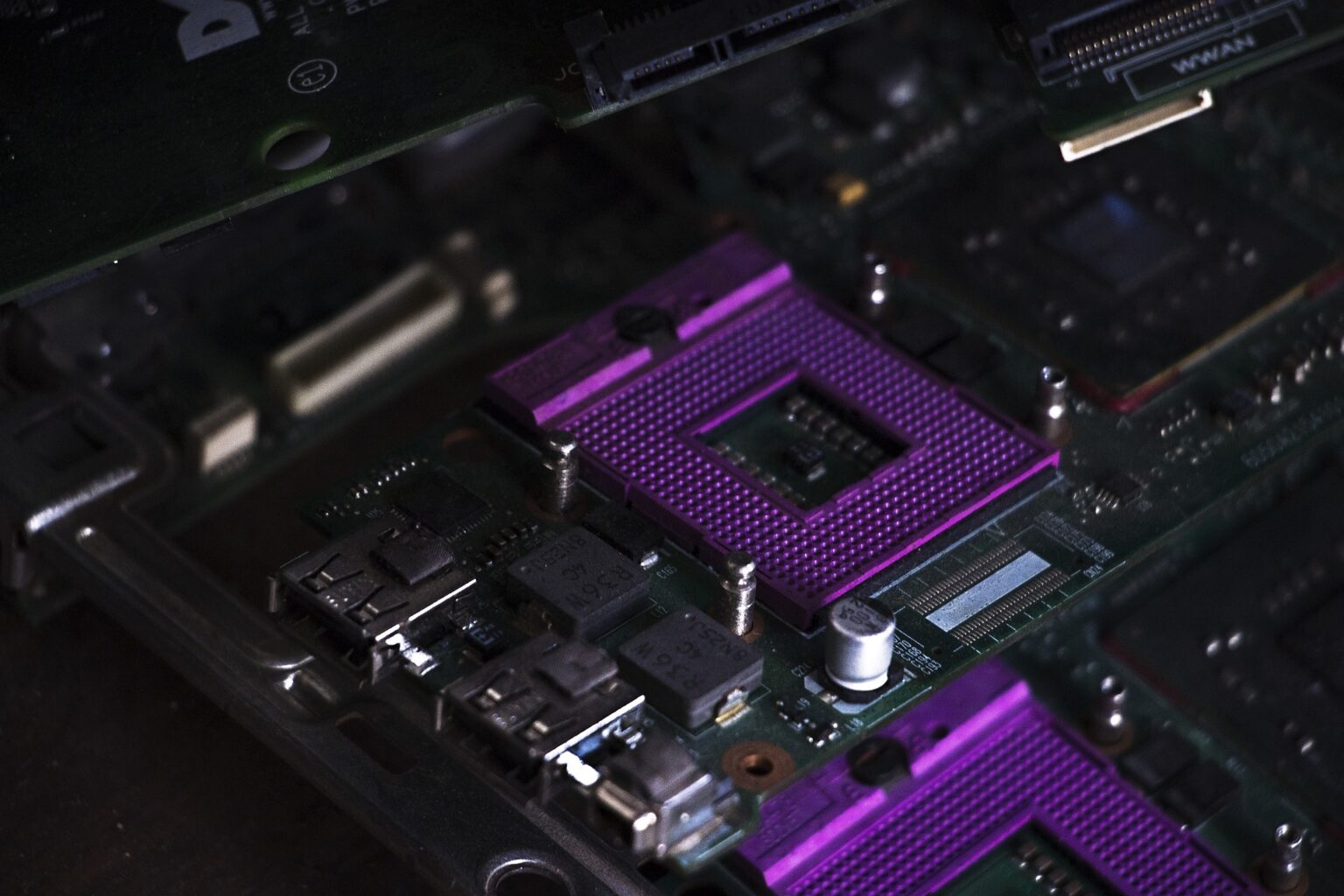 About Microprocessors Cpu in Hindi. MIT Academys Hardware