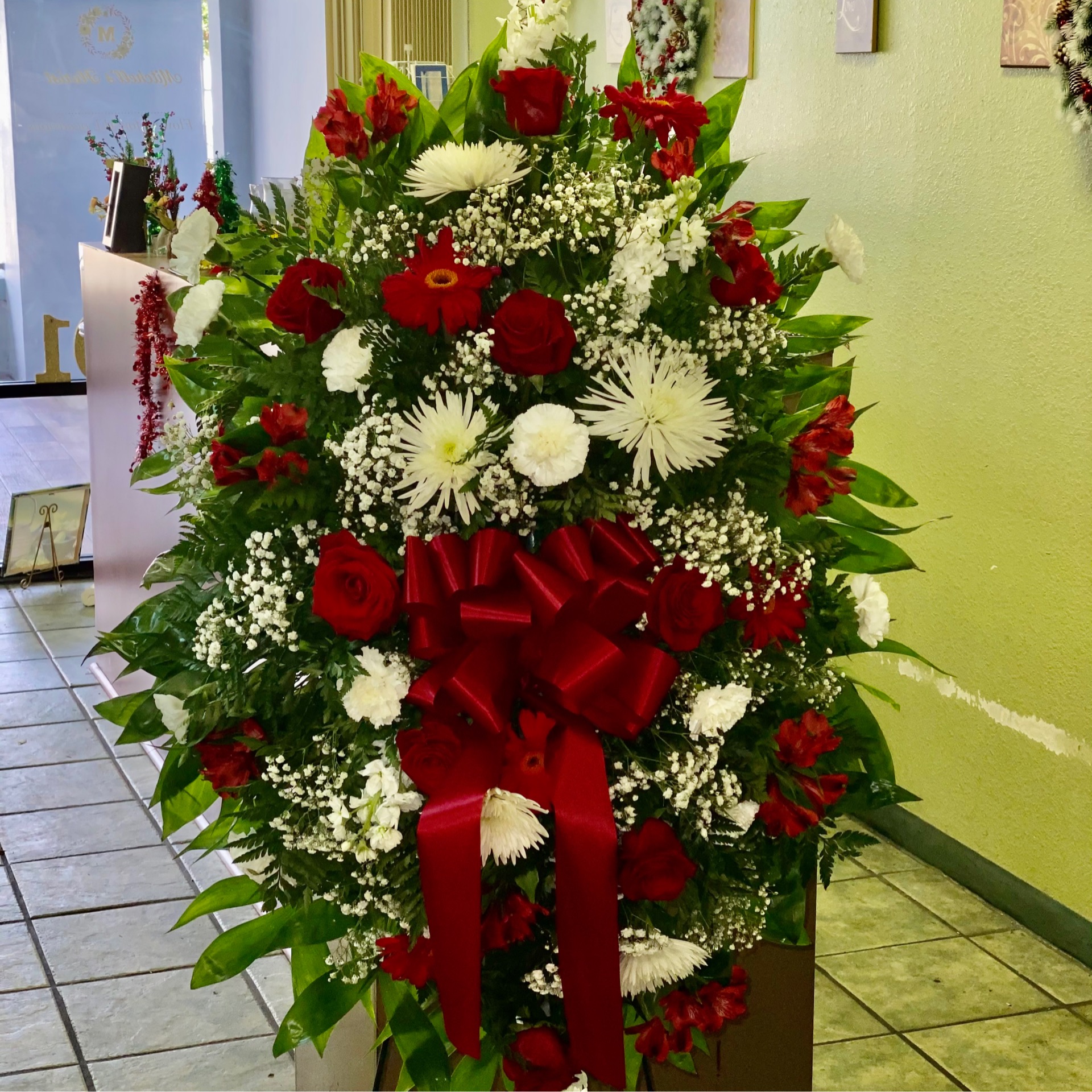 Treasured Memories (deluxe) Mitchells Florist Orlando