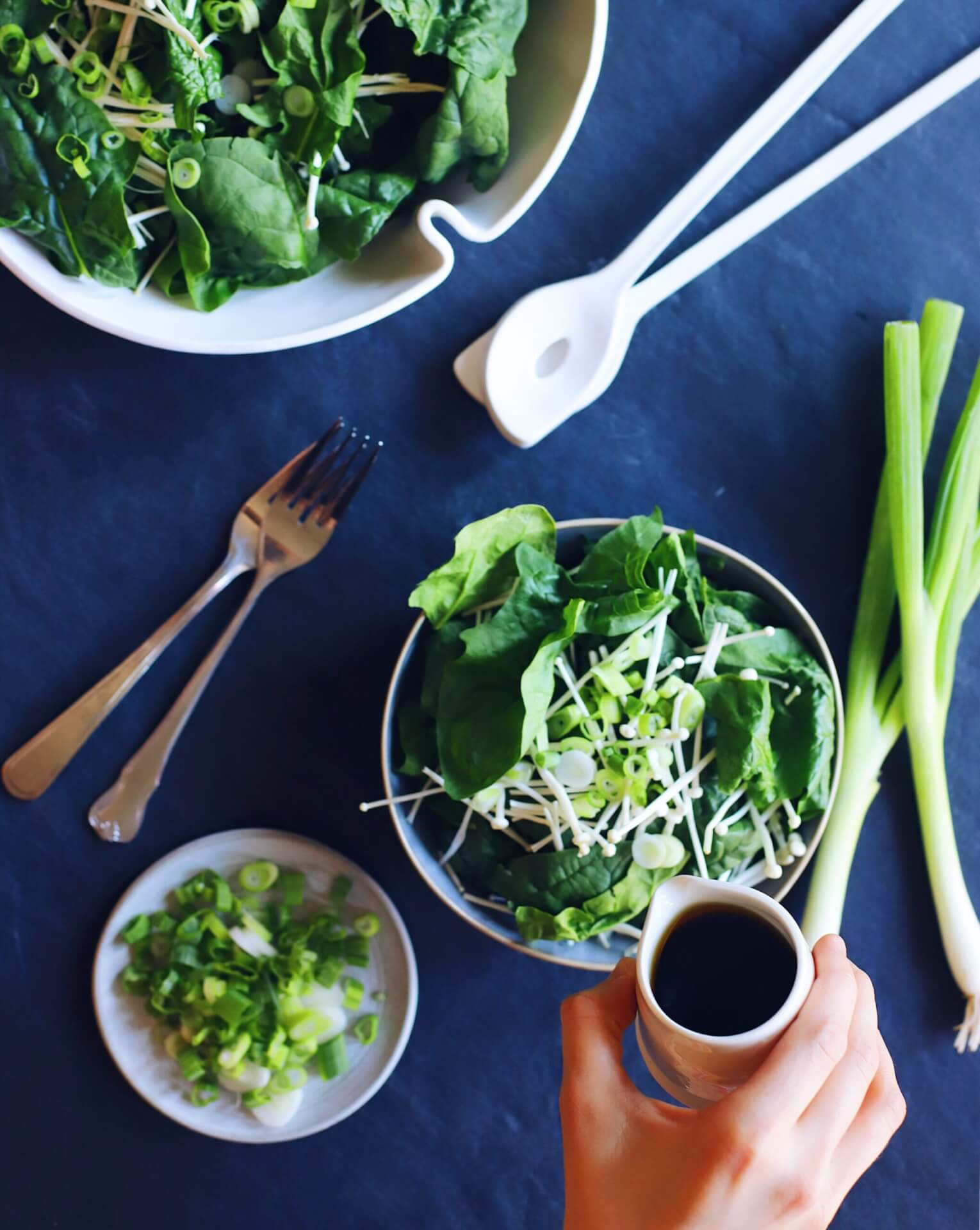 Salade japonaise aux épinards et sauce sésame Mito Sushis prêts à