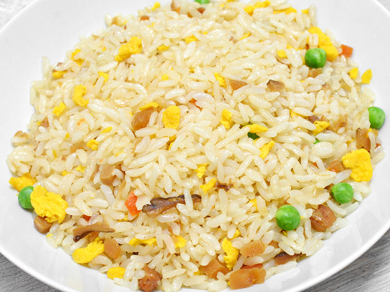 業務スーパーの1kgめし『チャーハン』はパラッと食感の安定クオリティ