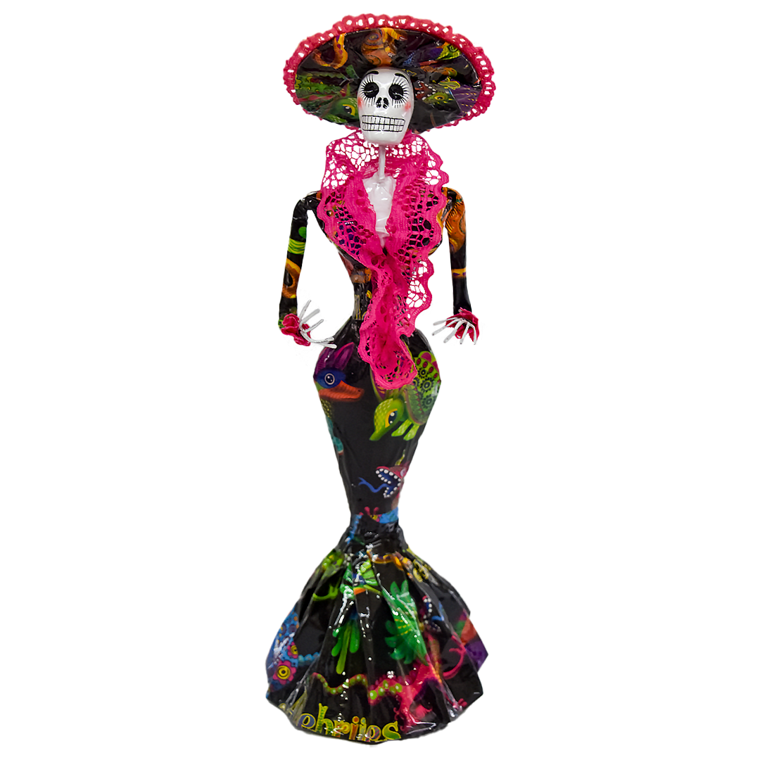 Figura de Catrina hecha de Papel Maché encaje Rosa Mi tonala