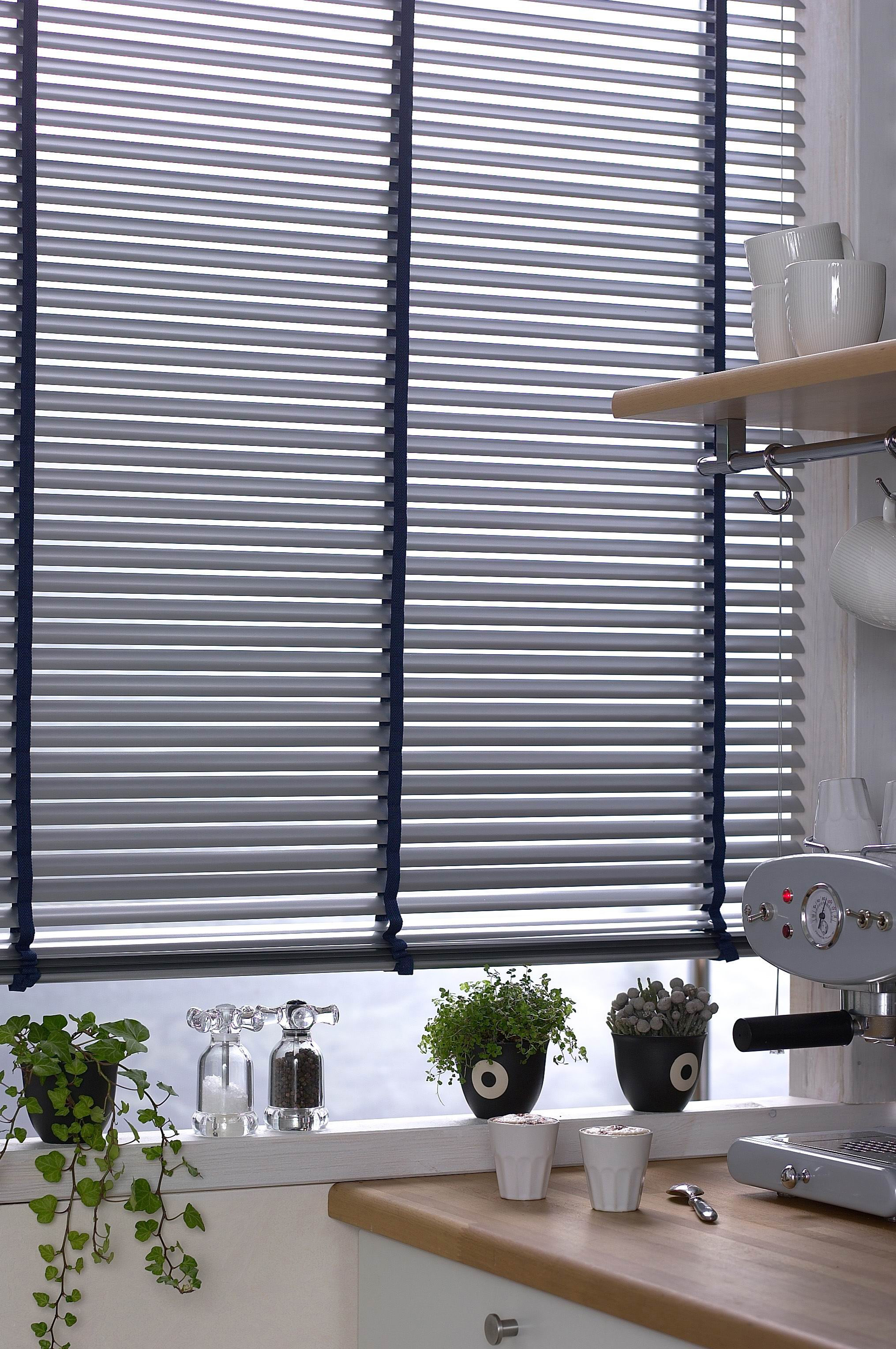 Made in the Shade compares aluminum vs.vinyl blinds for your Prescott