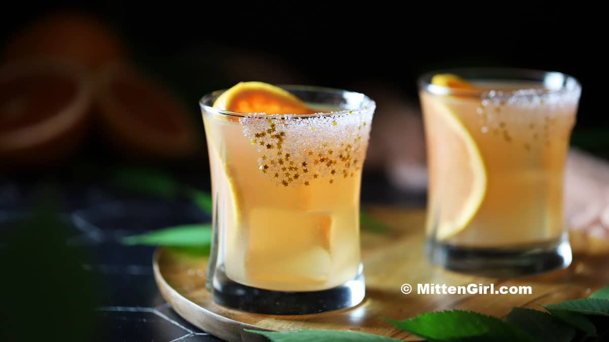 Refreshing Gin Grapefruit Cocktail with Elderflower Mitten Girl