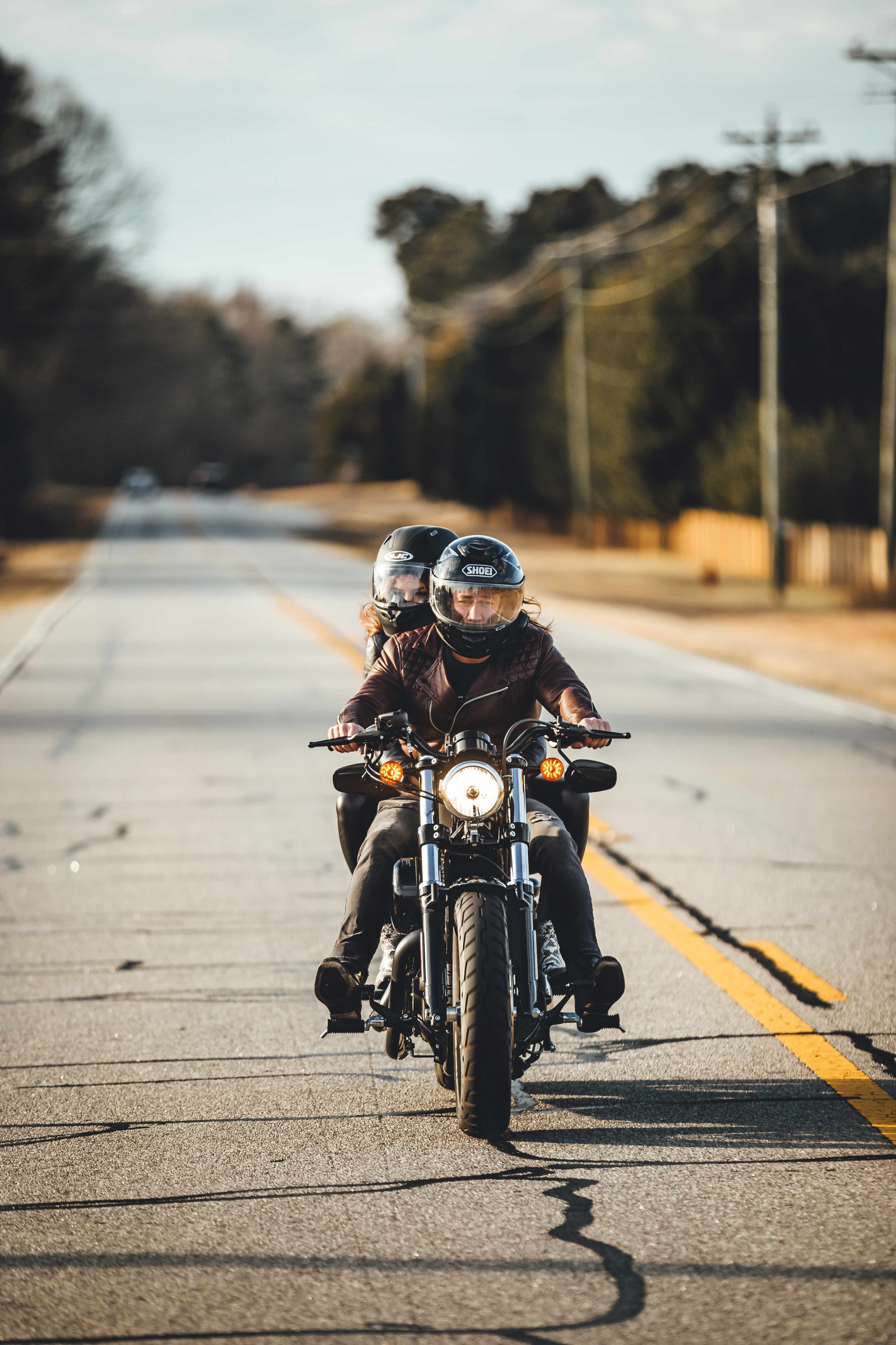 Mit diesem kleinen geilen Tool wird euer MotorradHelm zur rollenden