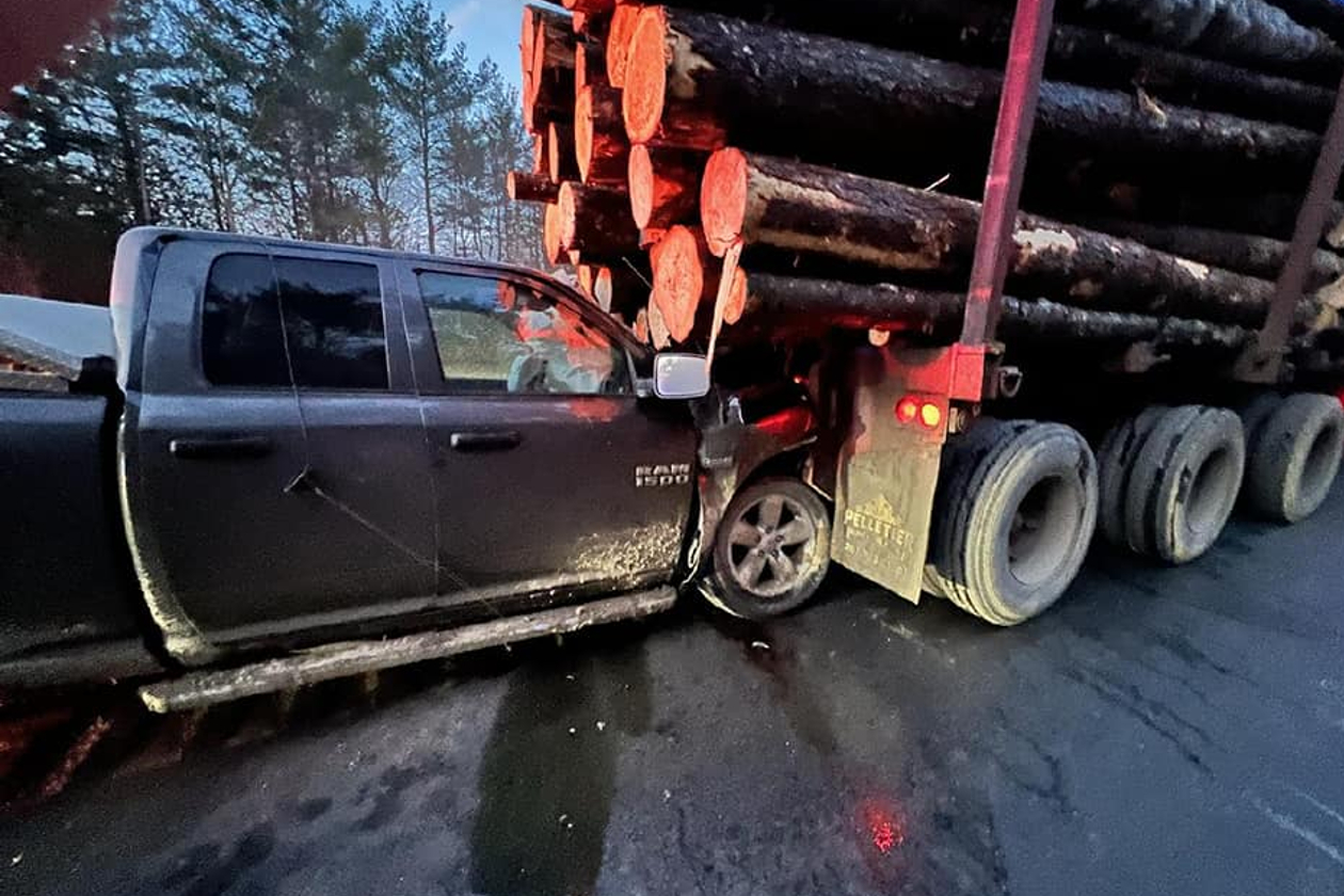 Early Morning Crash in Etna on I95 107.9 The Mix