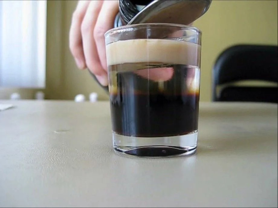 How to pour a layered cocktail Mix That Drink