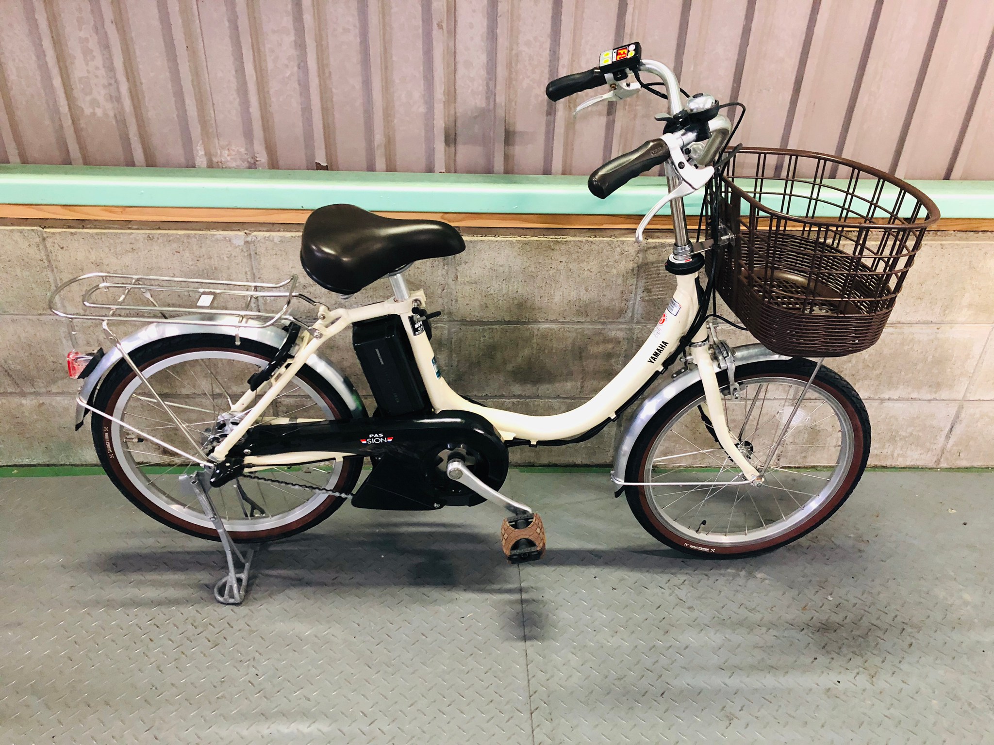 【SOLD OUT】電動自転車 ヤマハ PAS SION 20インチ 8.7Ah 2018年発売モデル クリーム色 国産・中古の激安電動