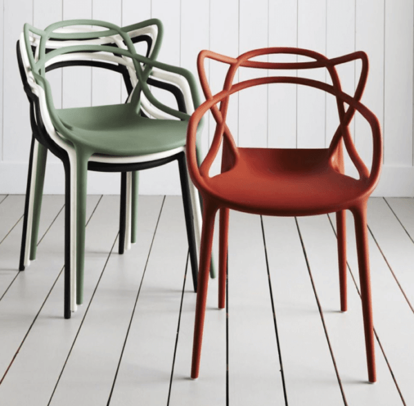 Chaise Masters Kartell Blanche Disponible chez MJ Concept Naveil 41