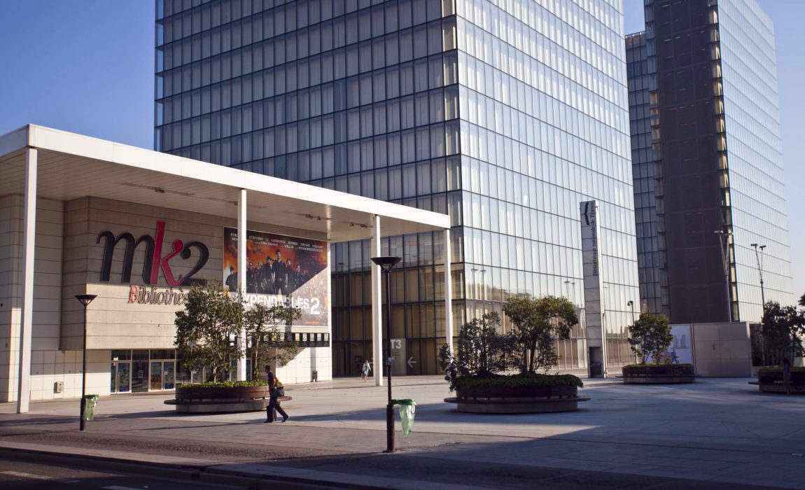 Parvis du mk2 Bibliothèque MK2 + L'agence augmentée