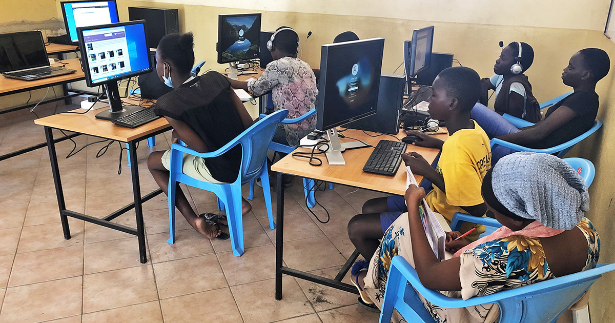 Computer lab brings new educational opportunities Maryknoll Lay