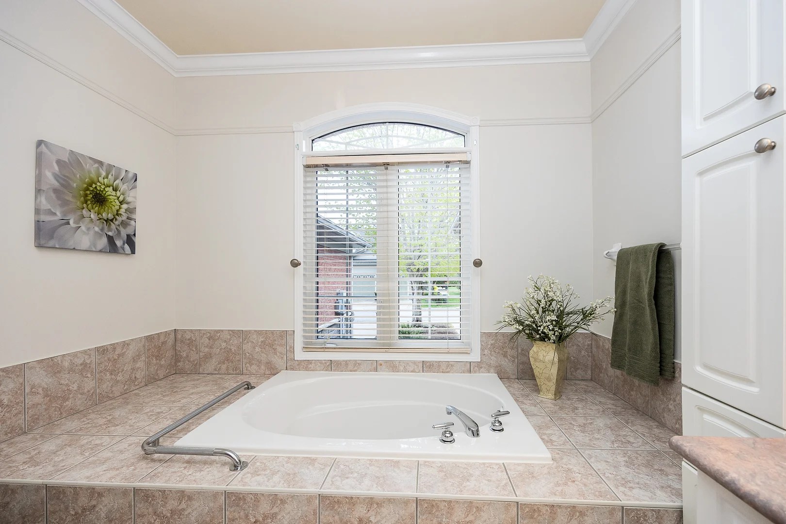 The Tweedsmuir Resort 93 Kinmount Private Barb & Carole Real Estate