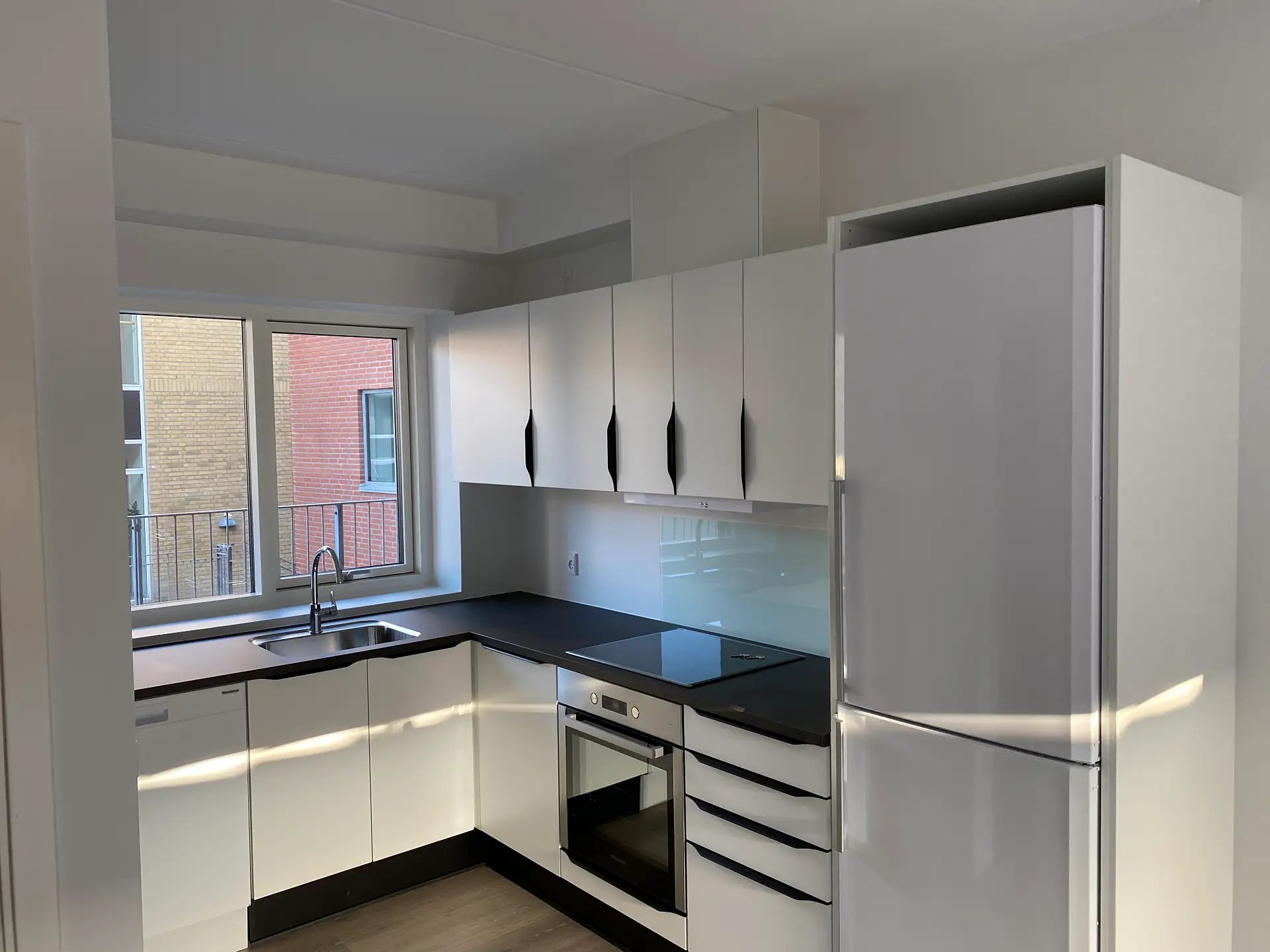 Lækker og moderne lejlighed til leje nu i midtby! Bolig