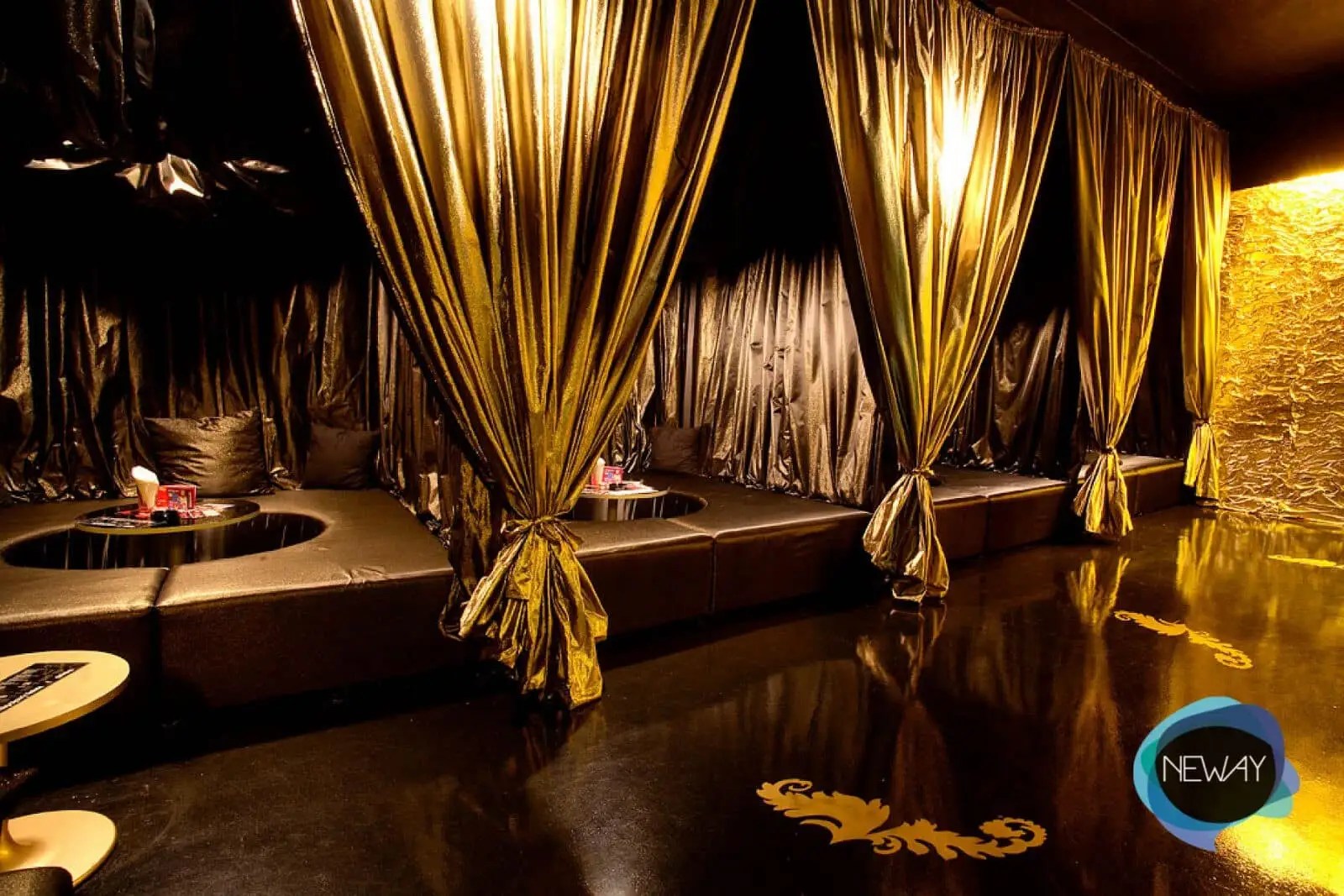 PROSTOR MECCA CLUB Neway Děláme akce po svém, jinak a lépe!