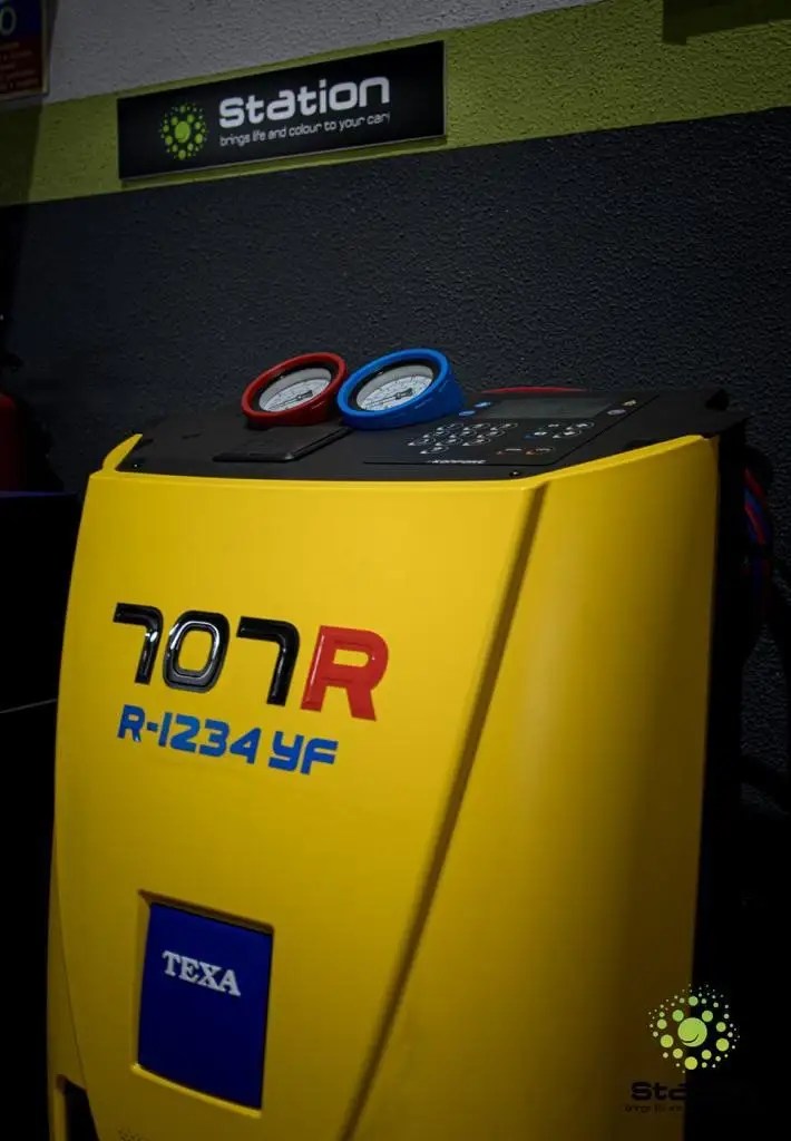 Changing air conditioning gas types Station