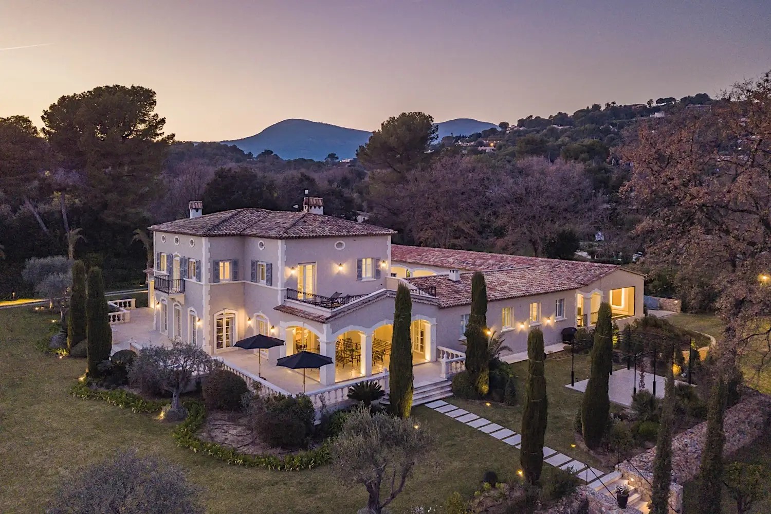 Large Villa Estate near Saint Paul de Vence, France Icon Private