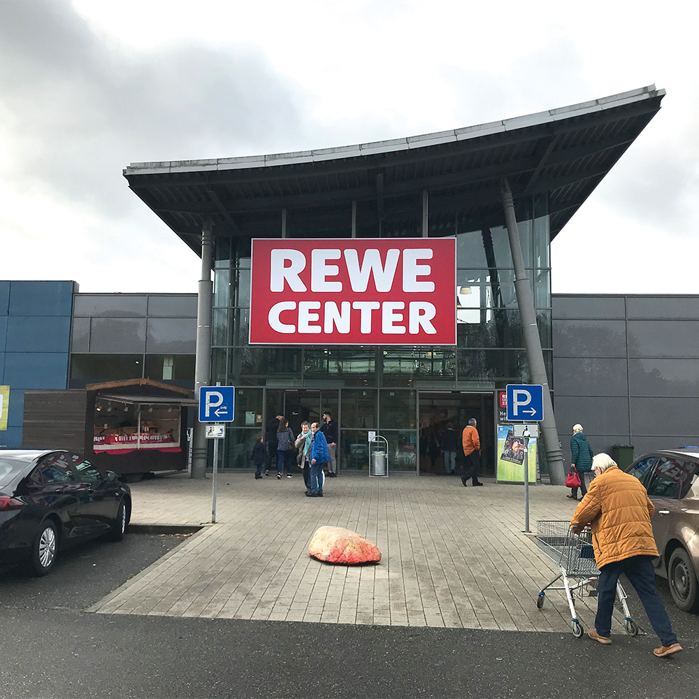 Gemütliches im REWE Center in Lübeck Magazin