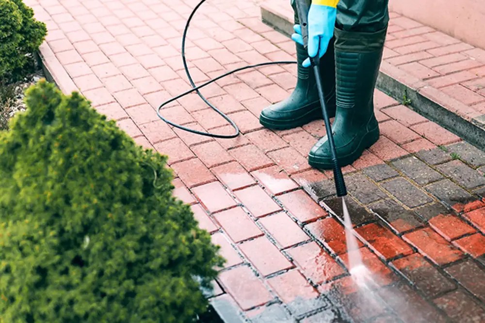 Power Washing Pane In The Glass