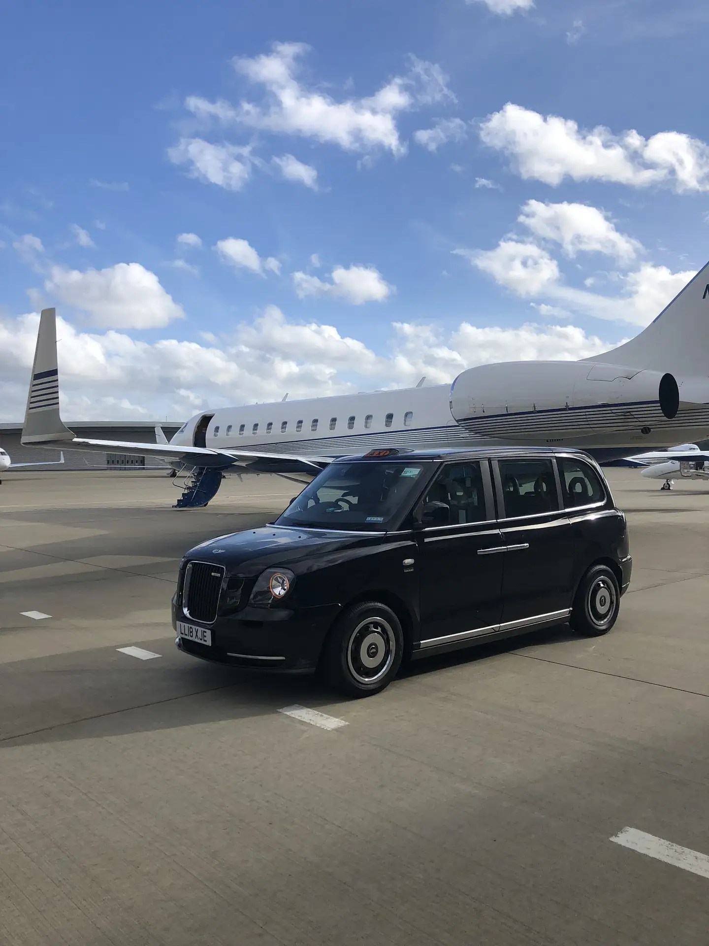 Black Cab to Farnborough Airport Corporate Black Cabs London Taxis