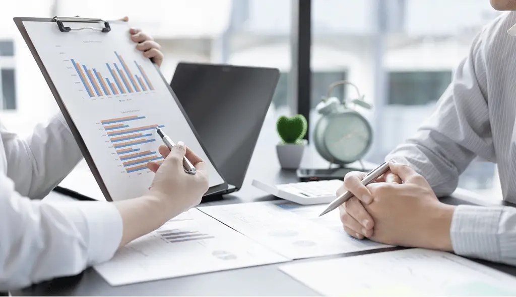 Ava DiPretoro | Business & Financial Consulting