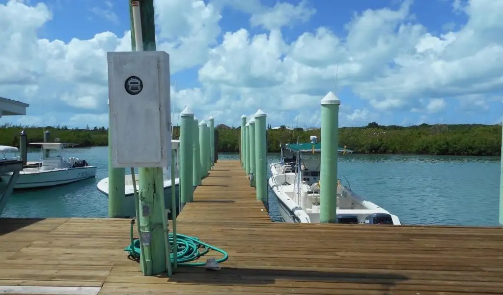 1 Bedroom Waterfront Home for Sale, Spanish Wells, Eleuthera, Bahamas