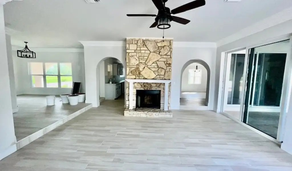 5 Bedroom Waterfront Home for Sale, Pine Bay, Lucaya, Grand Bahama