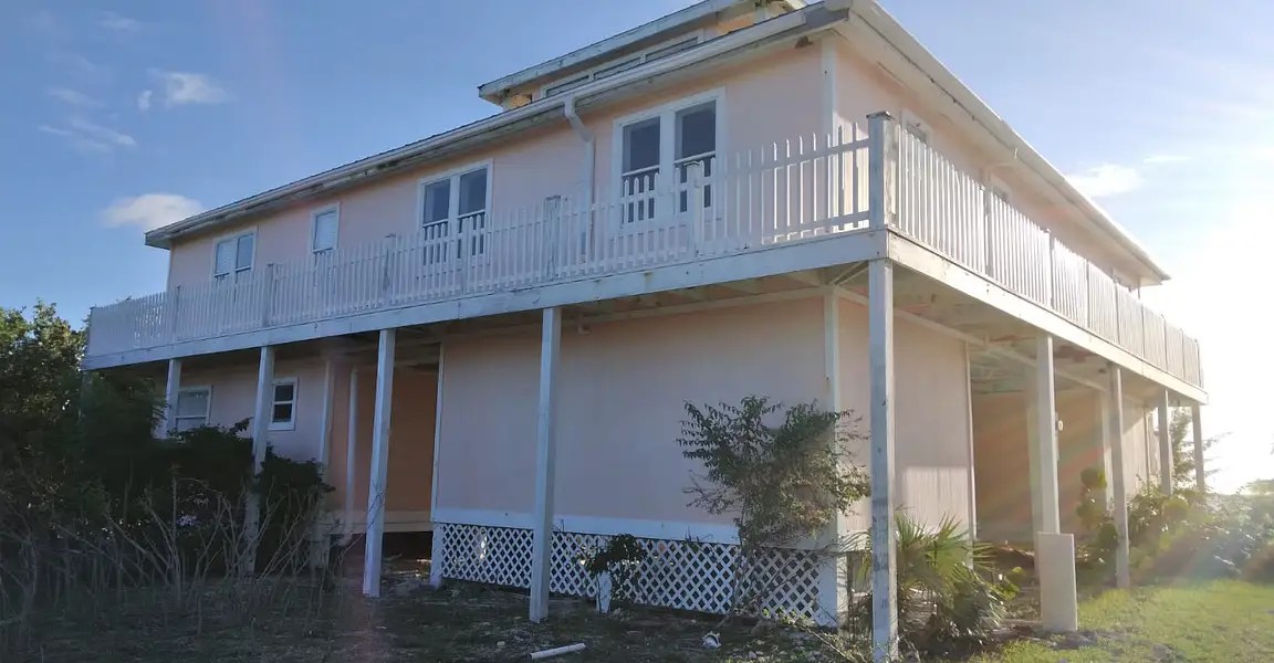 4 Bedroom Beachfront Property for Sale, Rum Cay, Bahamas 7th Heaven