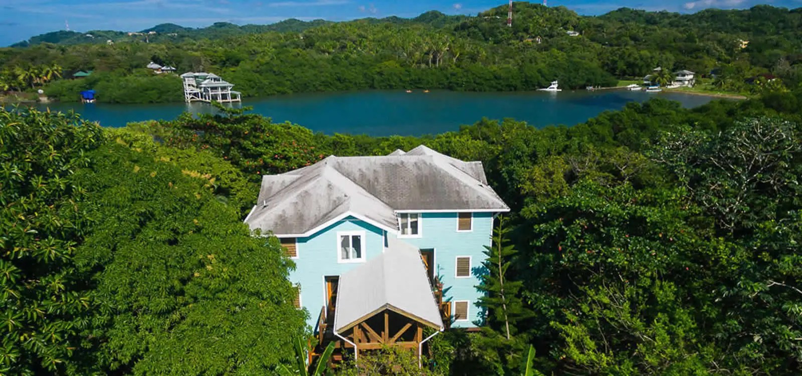 4 Bedroom Oceanfront Property for Sale, West End, Roatan 7th Heaven