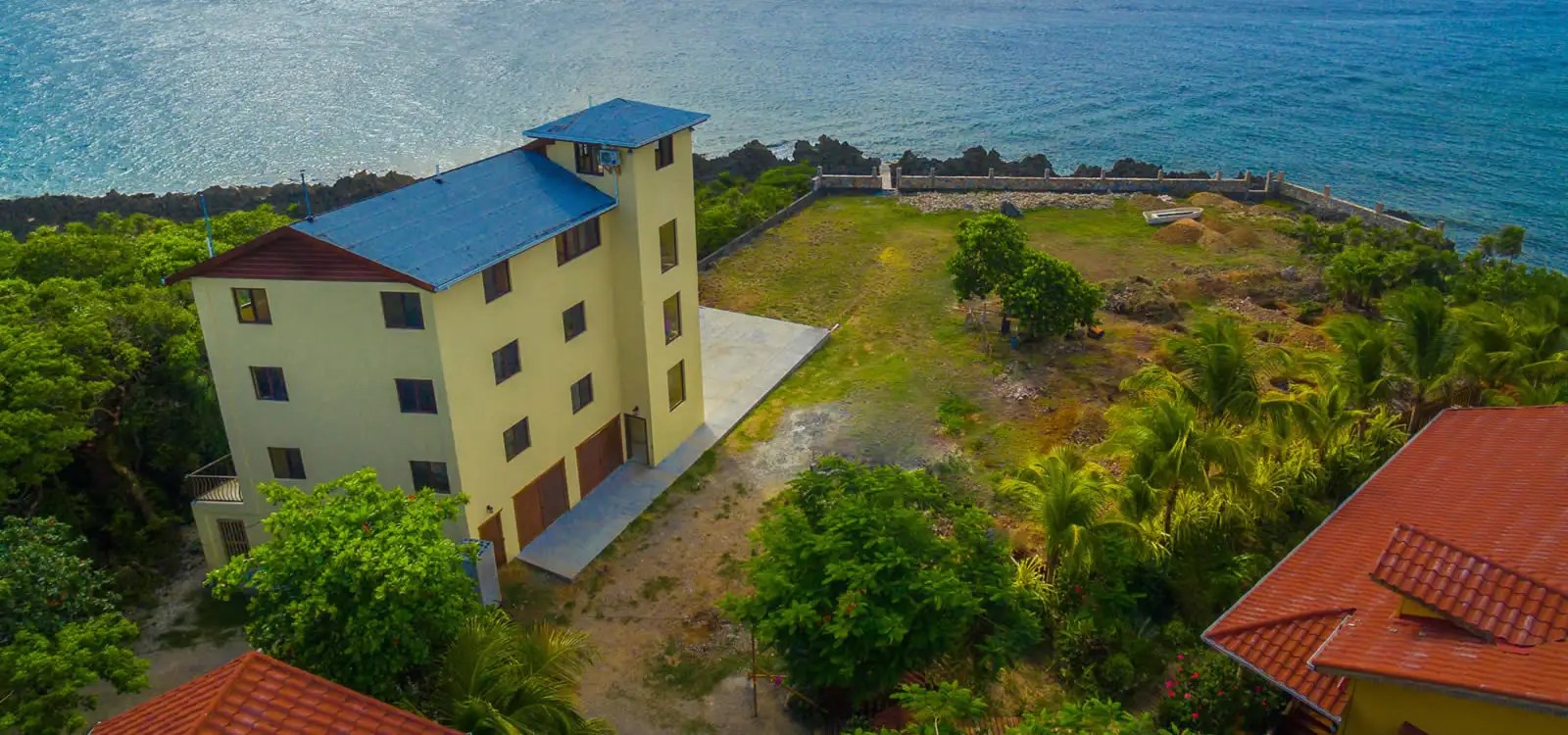 2 Bedroom Condo for Sale, West End, Roatan 7th Heaven Properties