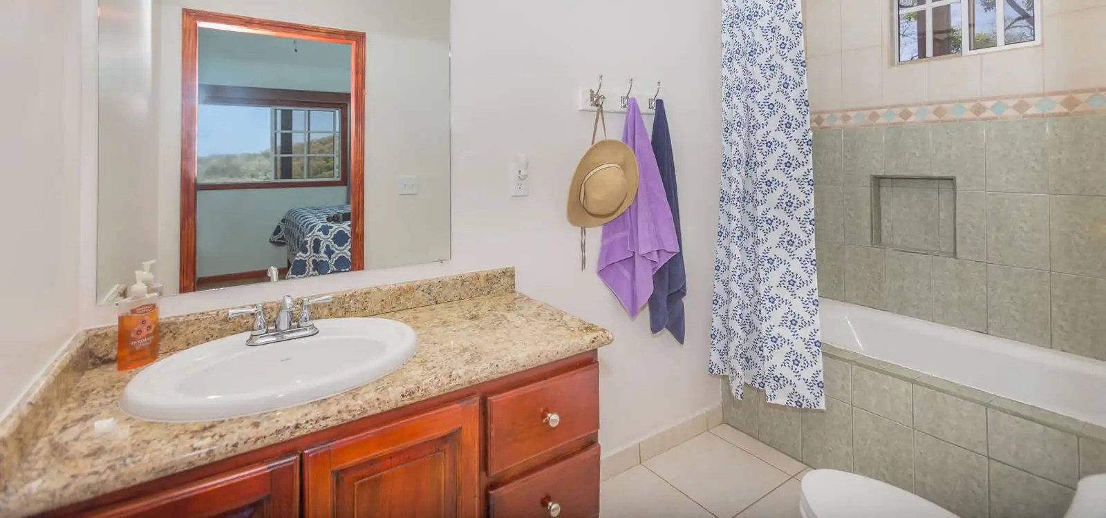 2 Bedroom Bungalow, Sandy Bay, Roatan 7th Heaven Properties