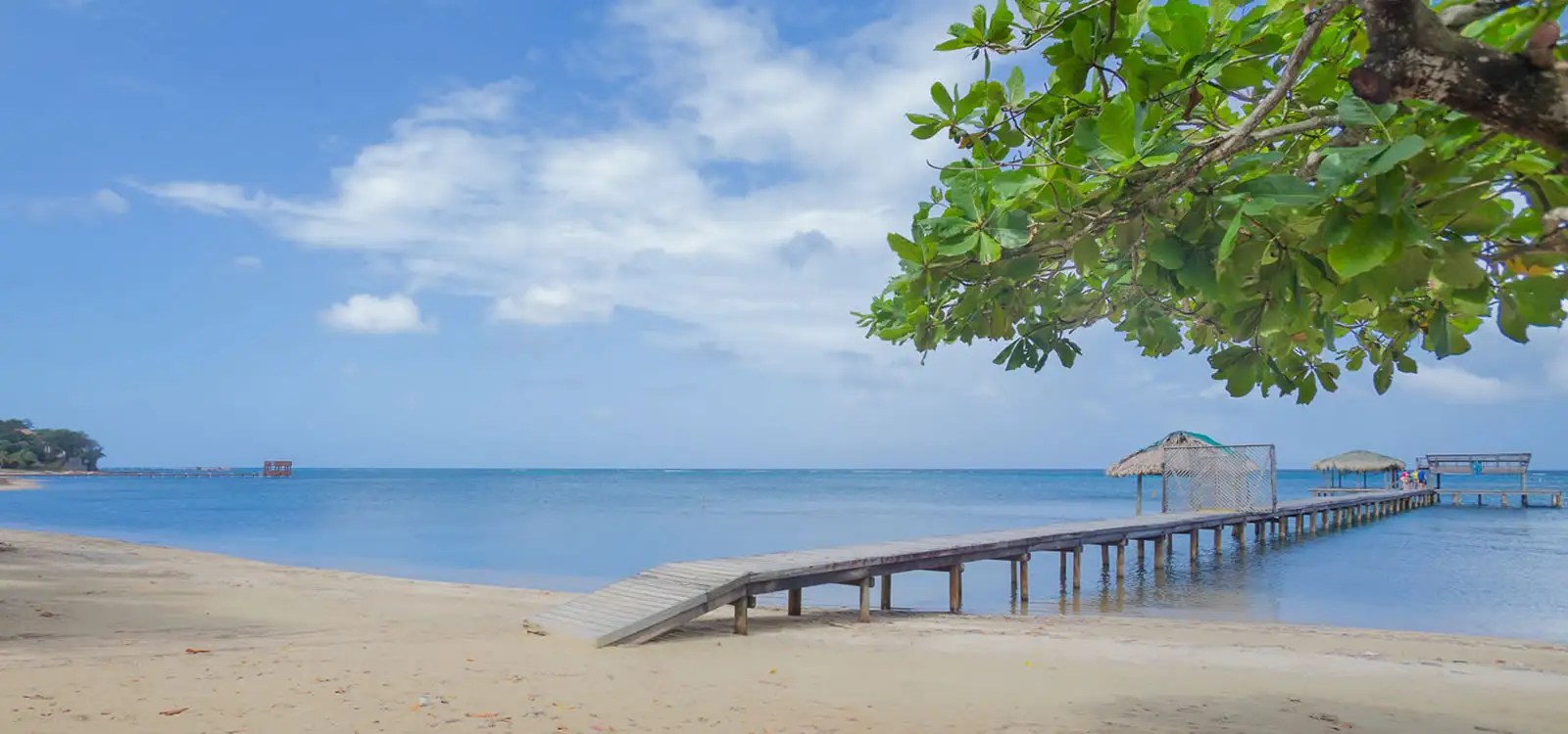 3 Bedroom Beach House for Sale, Sundancer, Roatan 7th Heaven Properties