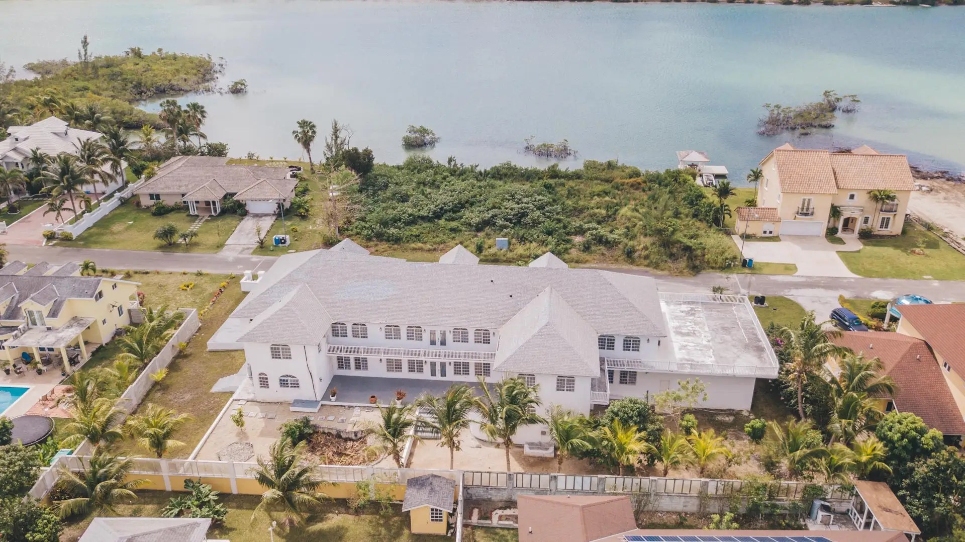 7 Bedroom Luxury House for Sale, Lake Cunningham, New Providence