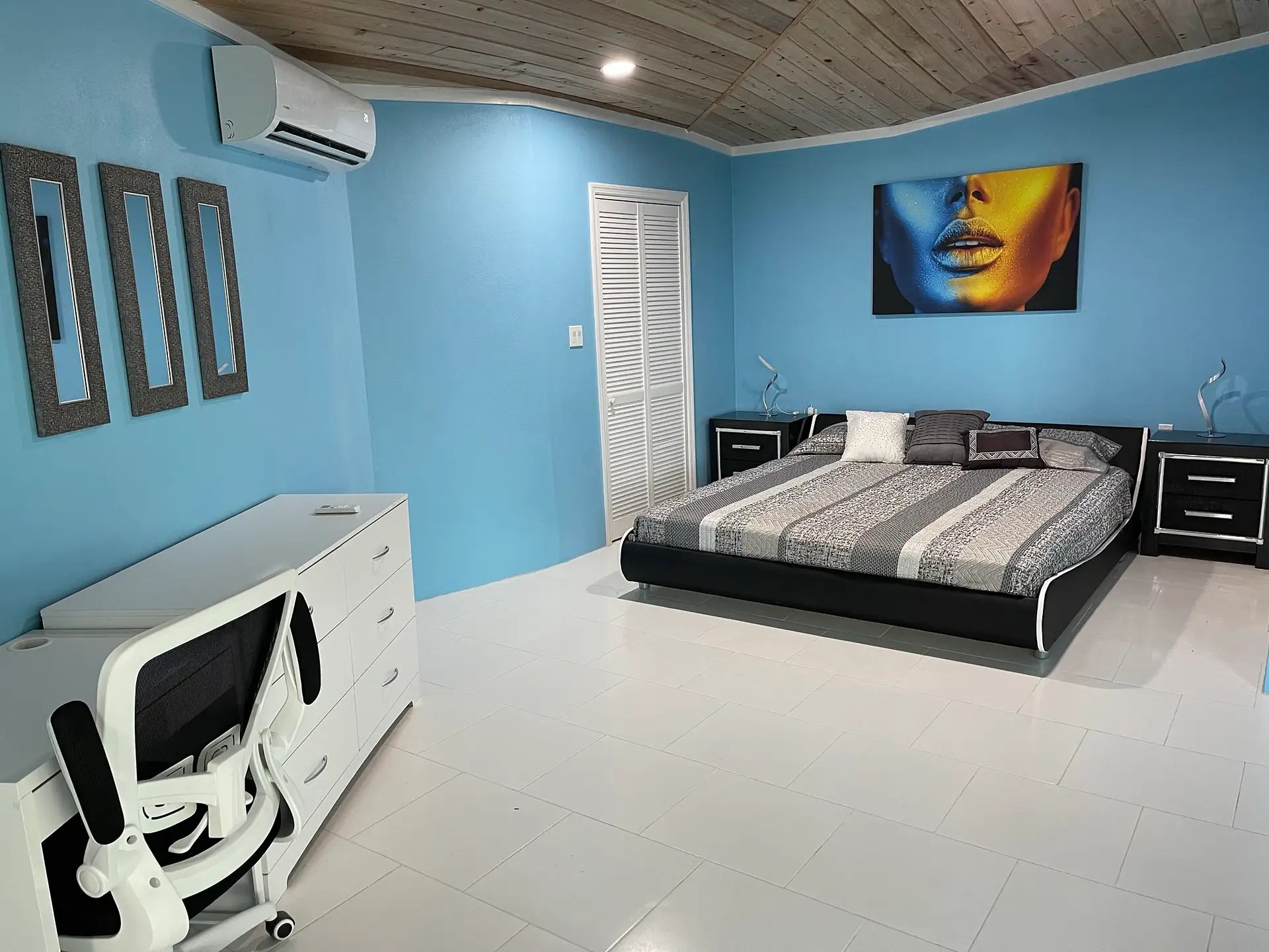 10 Bedroom Beachfront Estate for Sale, Double Bay, Eleuthera, Bahamas