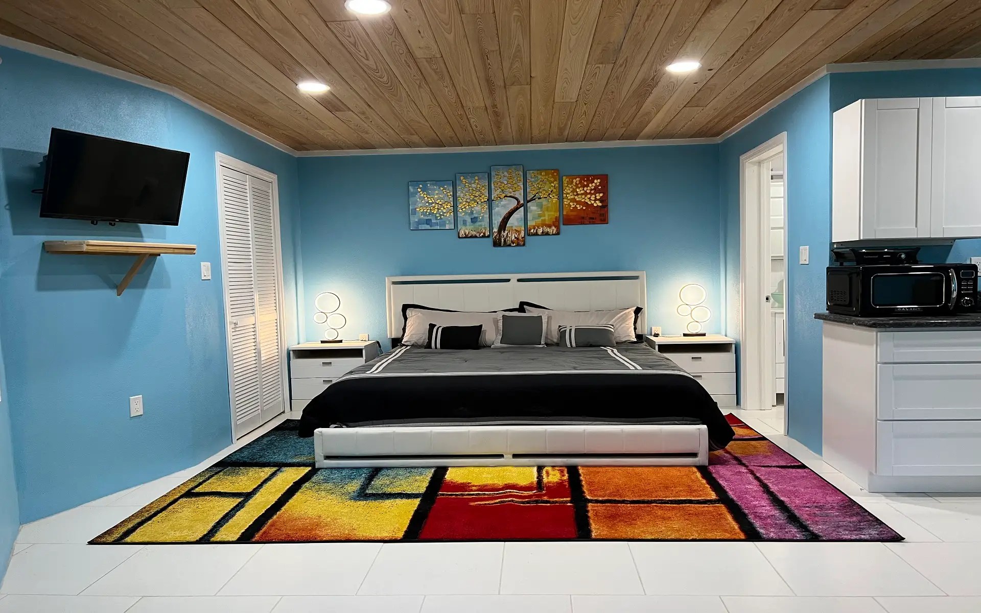 10 Bedroom Beachfront Estate for Sale, Double Bay, Eleuthera, Bahamas