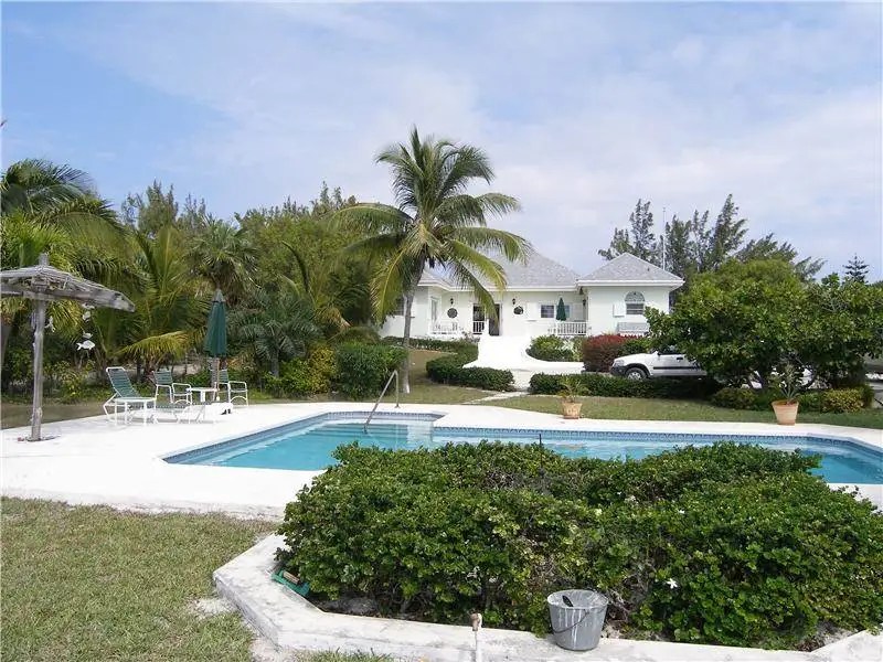 3 Bedroom Beachfront Home for Sale, Windermere Island, Eleuthera