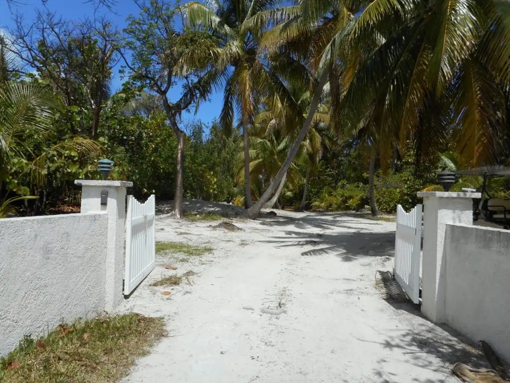 2 Bedroom Beachfront Home for Sale, Spanish Wells, Eleuthera, Bahamas 7th Heaven Properties