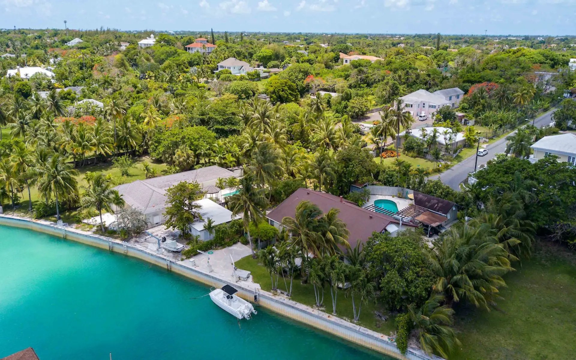 5 Bedroom Waterfront Home for Sale, Eastern Road, Nassau, Bahamas 7th Heaven Properties