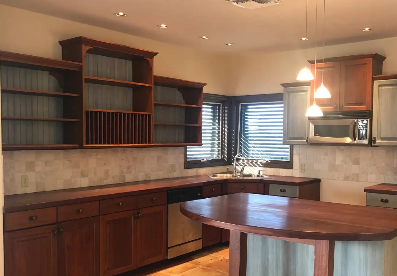 3 Bedroom CanalFront Home for Sale, Emerald Bay, Grand Bahama, Bahamas