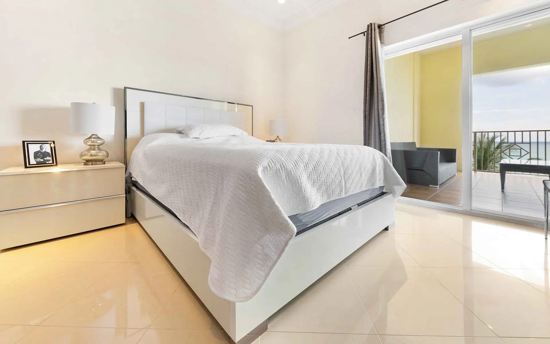 3 Bedroom Third Floor Condo for Sale, Caves Heights, New Providence