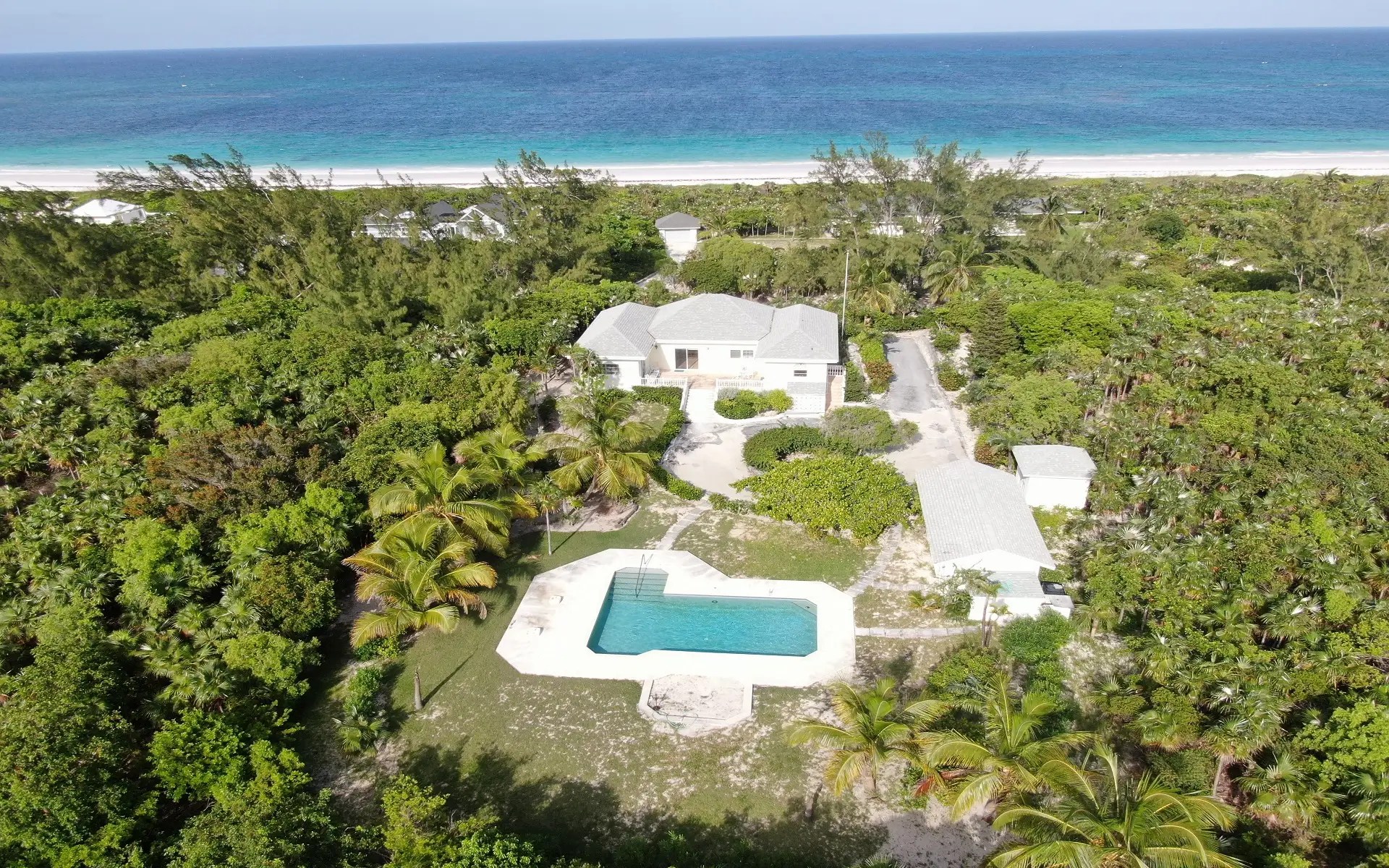 3 Bedroom Beachfront Home for Sale, Windermere Island, Eleuthera