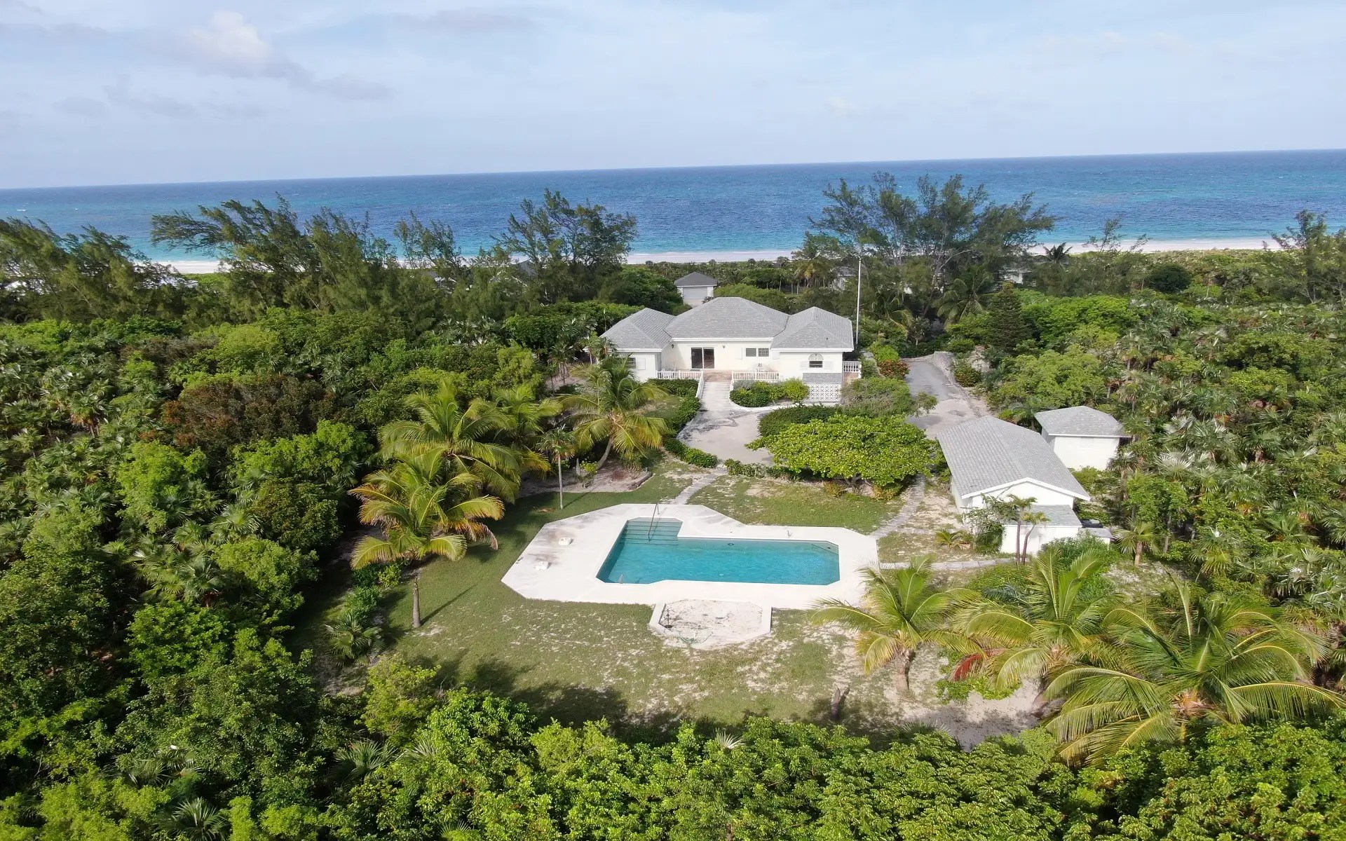 3 Bedroom Beachfront Home for Sale, Windermere Island, Eleuthera