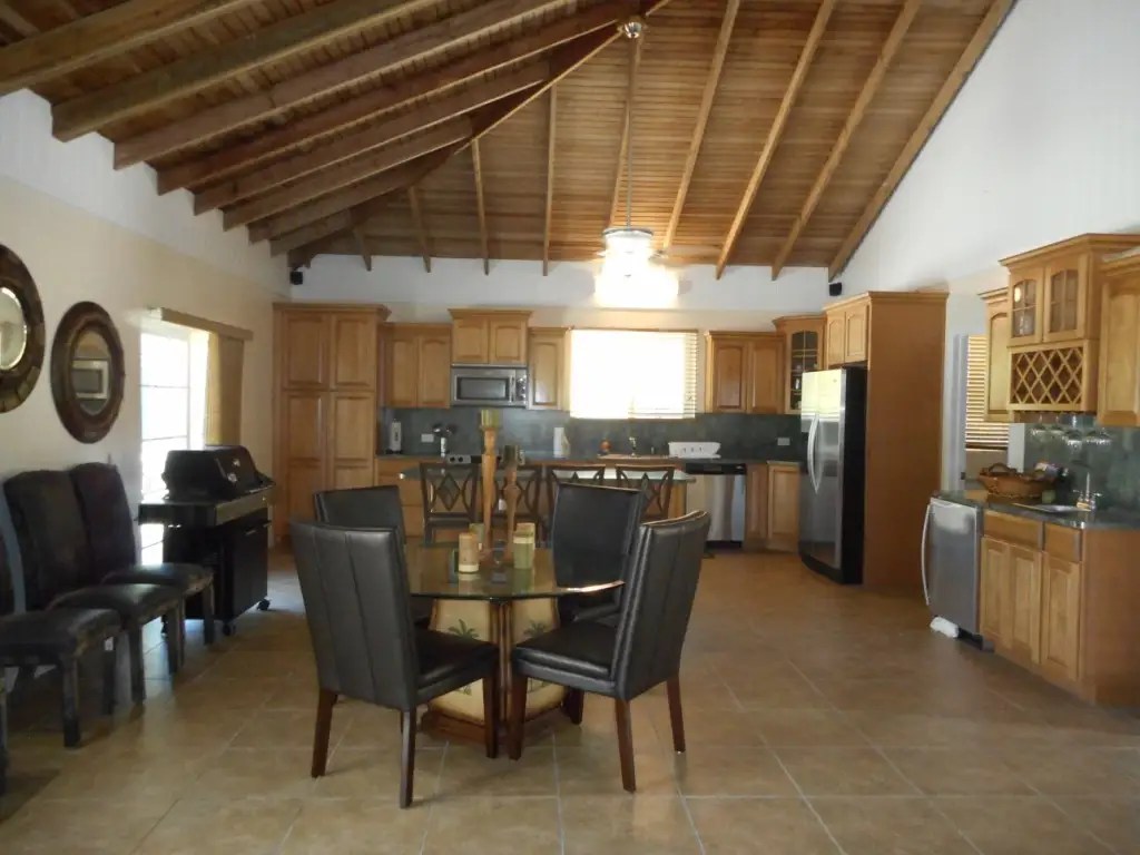 2 Bedroom Beachfront Home for Sale, Spanish Wells, Eleuthera, Bahamas