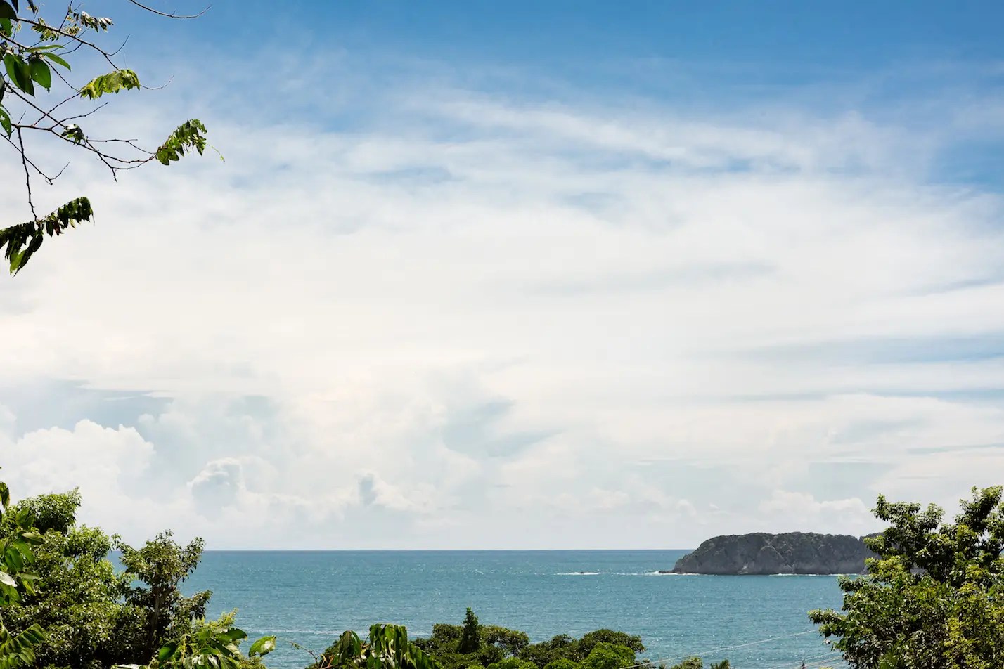 32 Room Beachfront Hotel for Sale, Manuel Antonio, Puntarenas, Costa
