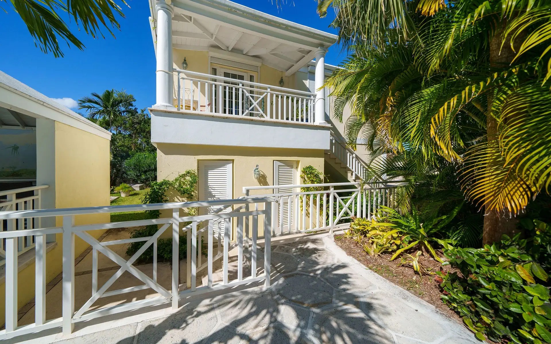 Stunning 5 Bedroom Colonial Home for Sale, Eastern Road, Nassau