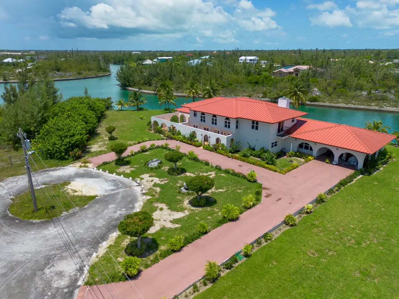 5 Bedroom Waterfront Home for Sale, Pine Bay, Lucaya, Grand Bahama