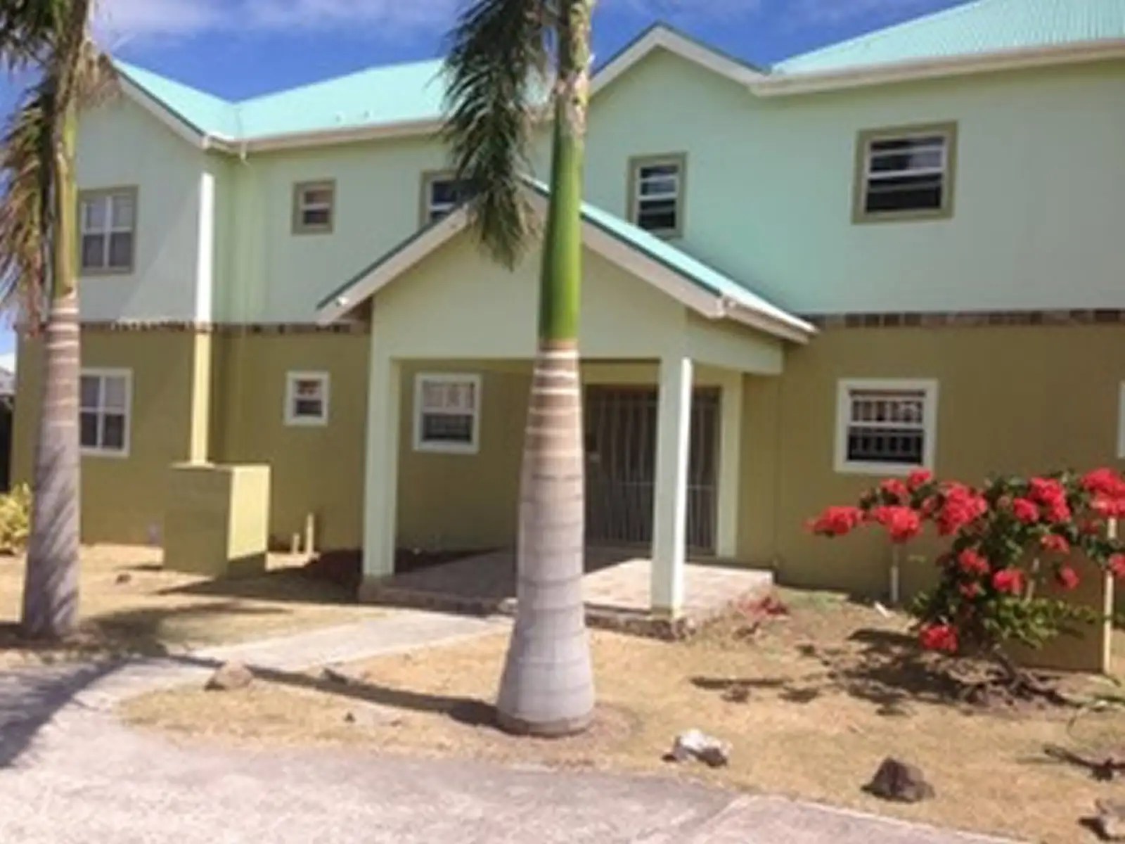 8Bedroom Apartment Building for Sale, Round Hill, Newcastle, Nevis