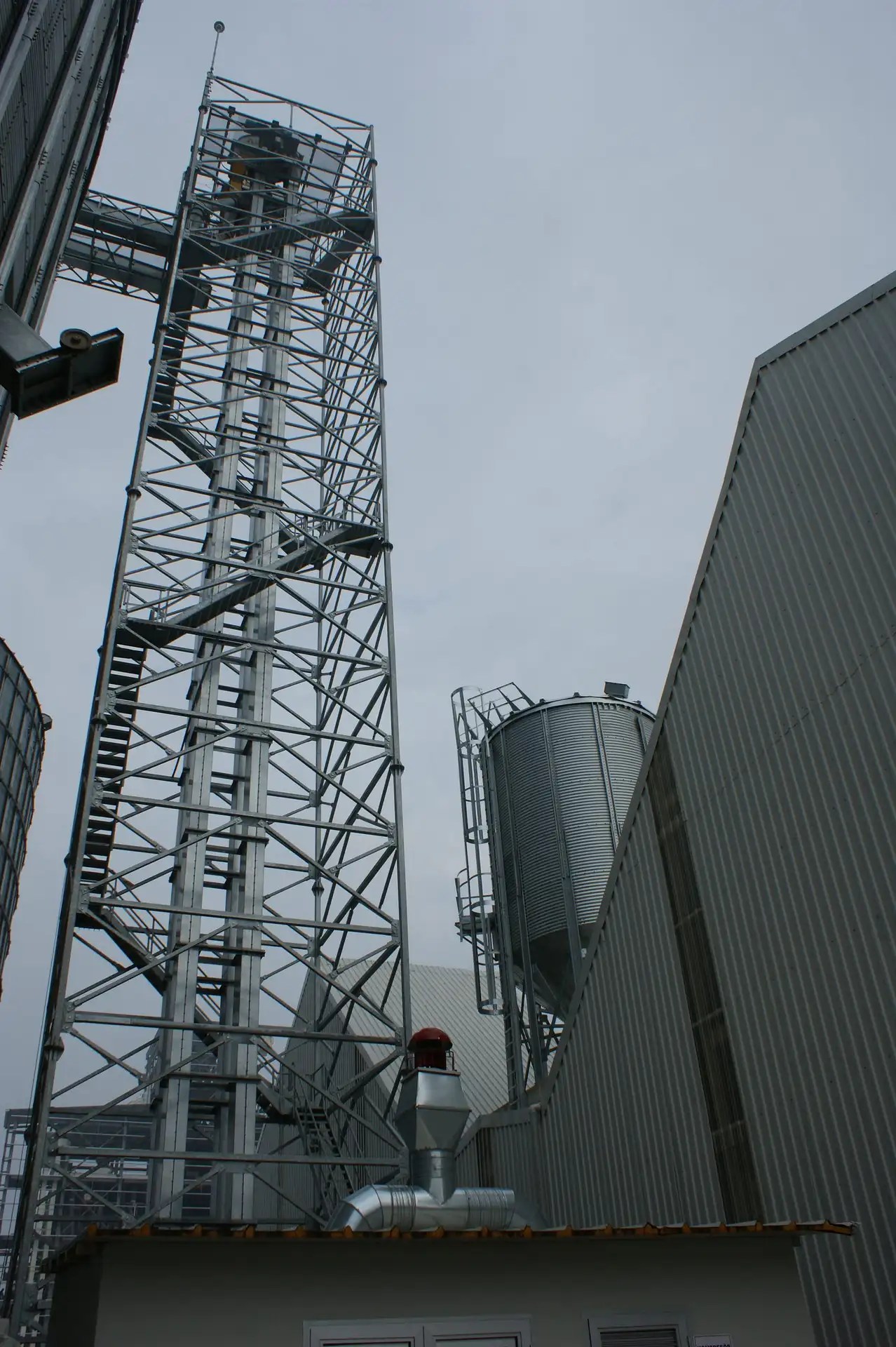 Elevator Towers GLB Silo Global Silo Grain Bin Silo Systems