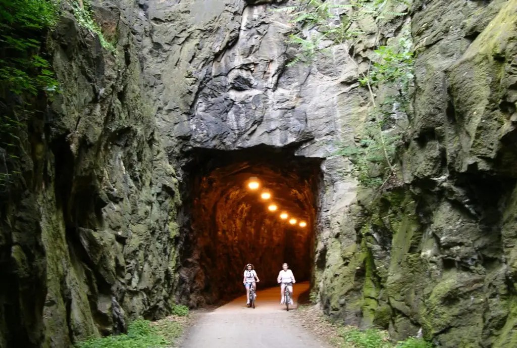 Things to Do in Lynchburg Va Discover Hidden Gems Wander Flag