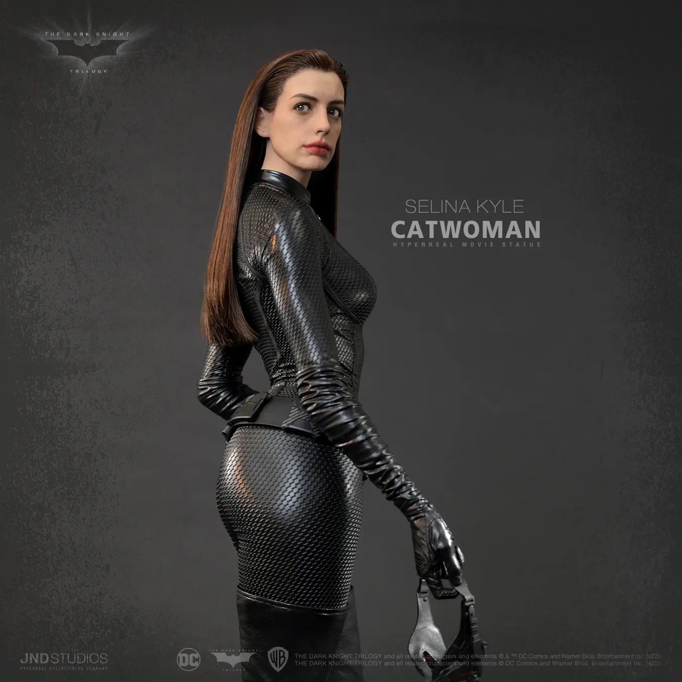 New Rises Set Images Anne Hathaway As Catwoman In Full