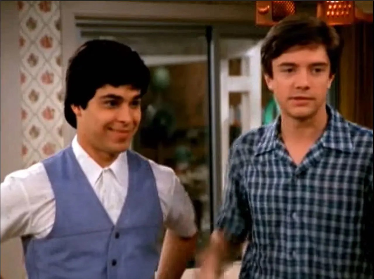 That ‘90s Show Topher Grace on Reuniting with That ‘70s Show Cast