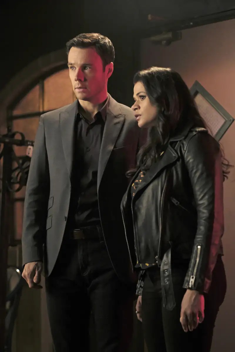 "Charmed" S02 "When Sparks Fly" Preview Something About Harry...